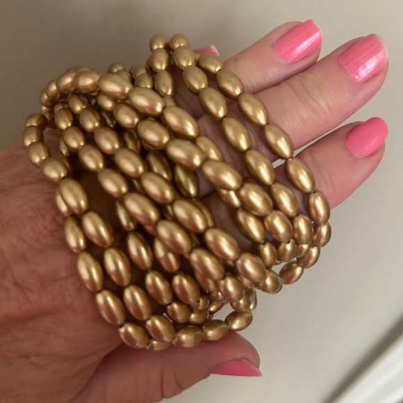 Beautiful vintage Carolee gold faux pearl oval shaped 12 strand bracelet. Signed - Picture 2 of 9